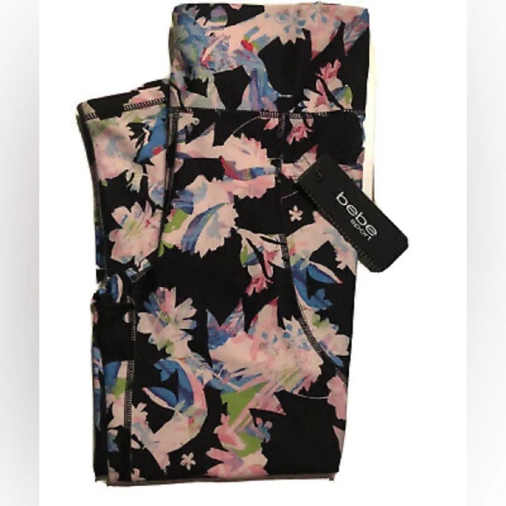 BeBe Sport Yoga Printed Capri Leggings Stretch Floral new - Picture 1 of 3
